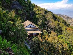 Everest Manla Resort