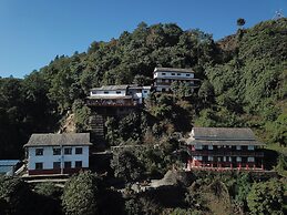 Everest Manla Resort