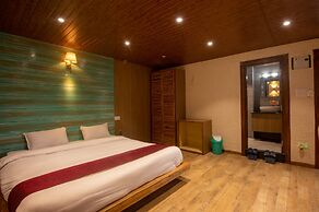 Everest Manla Resort