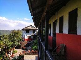 Everest Manla Resort