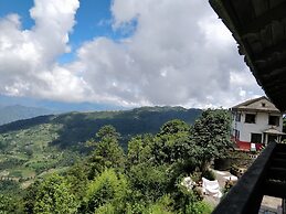 Everest Manla Resort