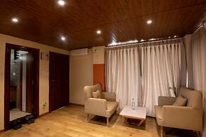 Everest Manla Resort