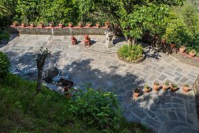 Everest Manla Resort