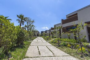 Leeum Island Spa & Pool Villa