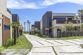 Leeum Island Spa & Pool Villa