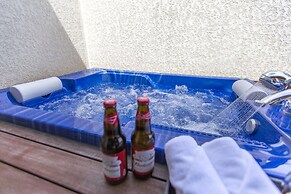 Leeum Island Spa & Pool Villa