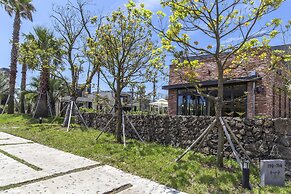 Leeum Island Spa & Pool Villa