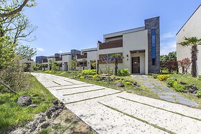 Leeum Island Spa & Pool Villa