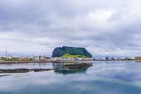 Leeum Island Spa & Pool Villa