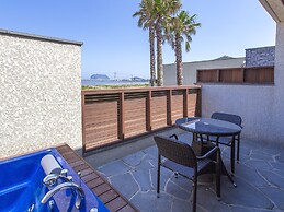 Leeum Island Spa & Pool Villa