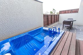 Leeum Island Spa & Pool Villa