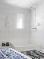 House 1910 by Zante Plaza