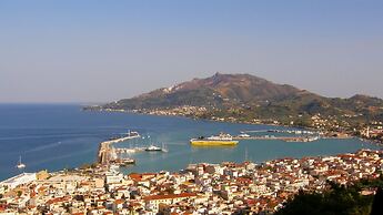 House 1910 by Zante Plaza