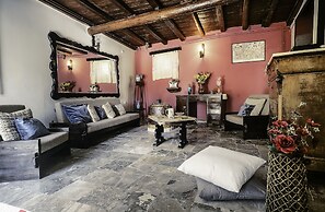 House 1910 by Zante Plaza