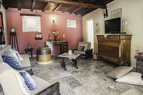 House 1910 by Zante Plaza