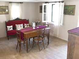 House 1910 by Zante Plaza