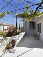 House 1910 by Zante Plaza