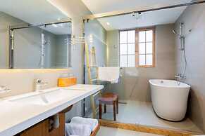 Bright House Shanghai