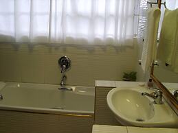 Emerald Guest House Springs