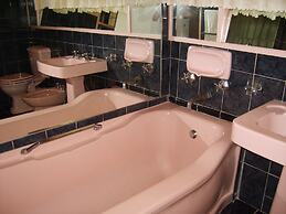 Emerald Guest House Springs