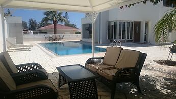 Colonial Beach Villa