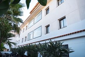 Beatrix 2000 - Caliu apartments
