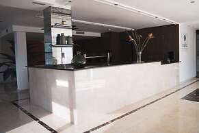 Beatrix 2000 - Caliu apartments