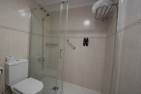 Beatrix 2000 - Caliu apartments