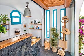 Ayama Hideaway Villa by Calm Collection