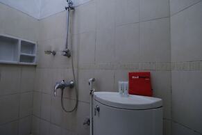 RedDoorz Plus near Undip Tembalang