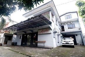 RedDoorz Plus near Undip Tembalang