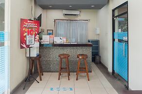 RedDoorz Plus near Universitas Indonesia