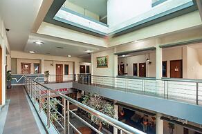 RedDoorz Plus near Universitas Indonesia