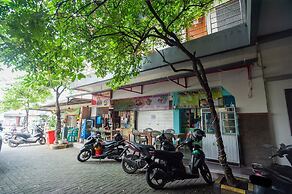 RedDoorz Plus near Universitas Indonesia