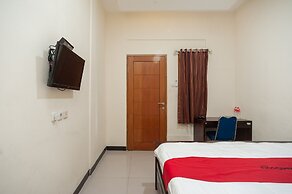 RedDoorz Plus near Universitas Indonesia
