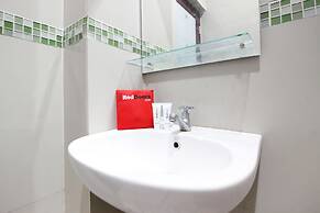 RedDoorz Plus @ Timoho