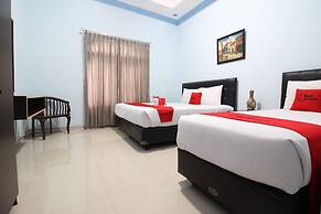 RedDoorz Plus @ Timoho