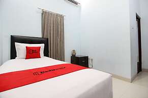 RedDoorz Plus @ Timoho