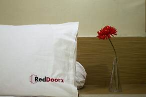 RedDoorz Plus @ Tanjung Duren