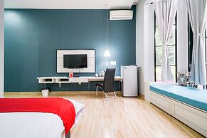 RedDoorz Premium near RS Pondok Indah