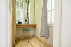 RedDoorz Premium near RS Pondok Indah