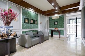 RedDoorz Premium near RS Pondok Indah