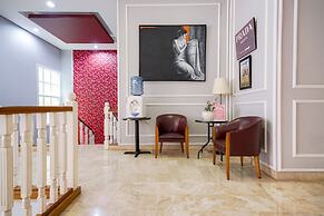 RedDoorz Premium near RS Pondok Indah