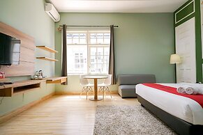 RedDoorz Premium near RS Pondok Indah