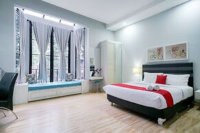 RedDoorz Premium near RS Pondok Indah