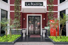 RedDoorz Premium near RS Pondok Indah