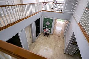 RedDoorz Premium near RS Pondok Indah