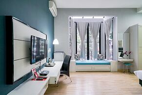 RedDoorz Premium near RS Pondok Indah