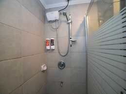 RedDoorz Plus @ Project 6 Quezon City