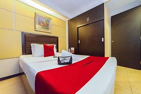 RedDoorz Plus @ Project 6 Quezon City